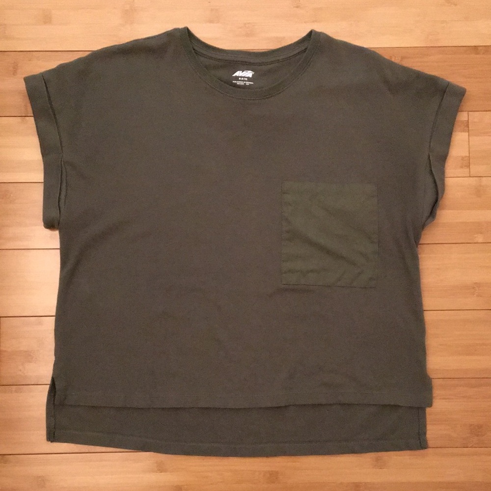 Avía short sleeve shirt
